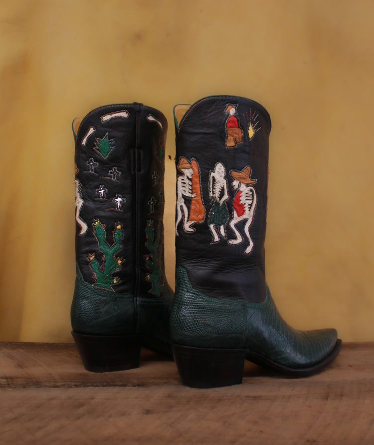 "Graveyard Skelton Dancing" Dark Green Teju Lizard Women's Classic 710