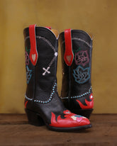 Red & Black Kangaroo Turq. Stud Women's Classic 911