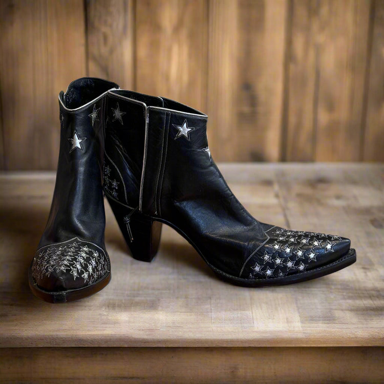 Black Kangaroo w/ Stars Women's Flamingo 2-24