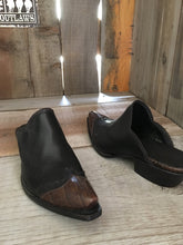 Black Kangaroo w/choc Alligator 1712