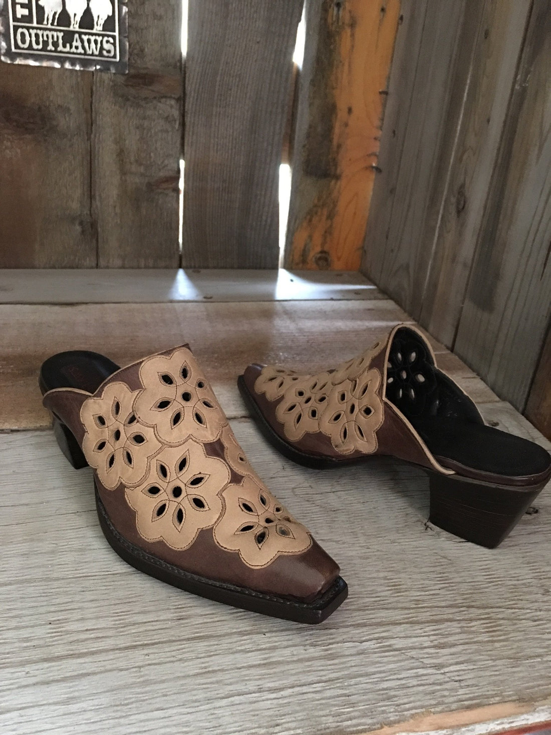 Choc kangaroo w/Bone Suede 1505