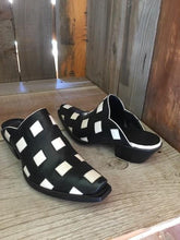 Black & White Calf Tres Outlaws Mule 1208