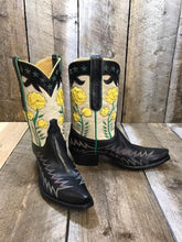 Black Calf and Yellow Roses Women's Classic 2541