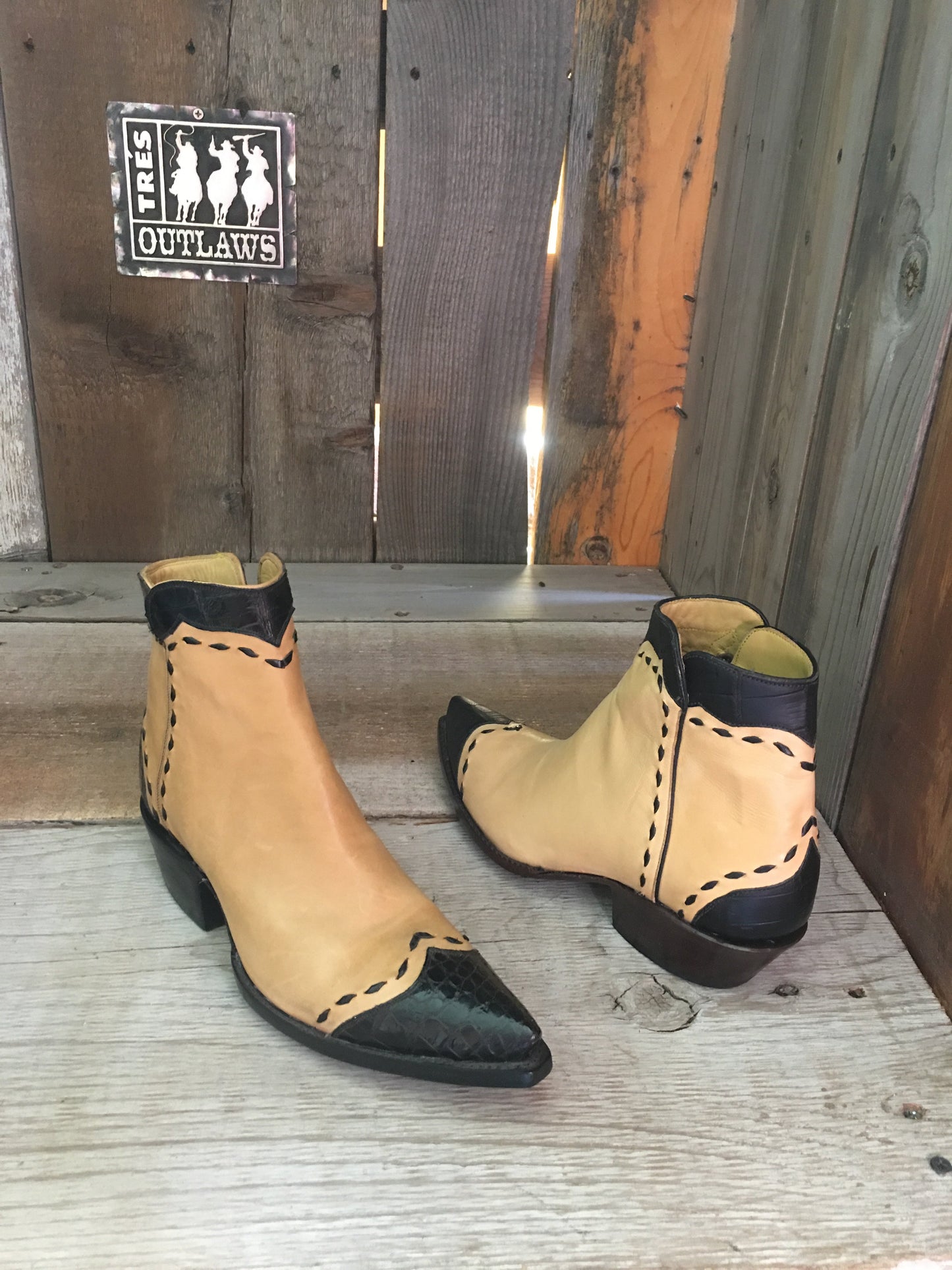 2 Tone Golden Rough Out 1760