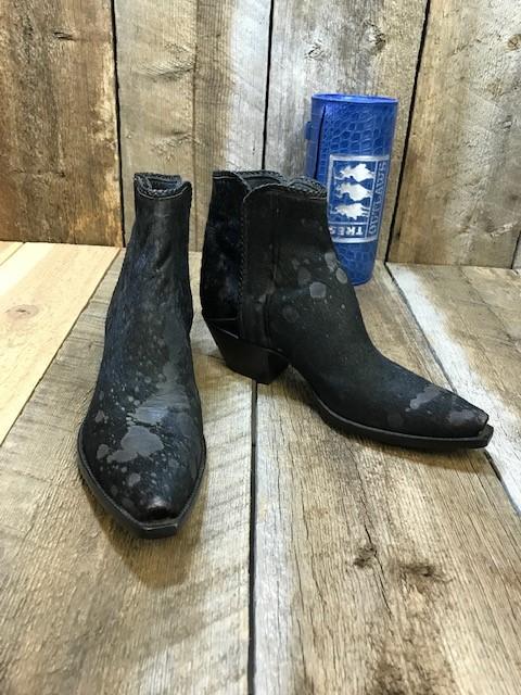 Acid Wash Black Hair On Tres Outlaws Flamingo Zip Boot 1927