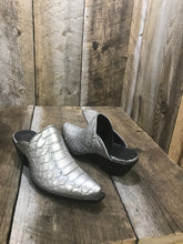 Silver Python Belly Tres Outlaws Women's Mule 1711*