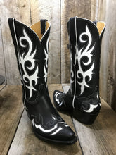 Kangaroo Black & White Women's Classic Boot 2359