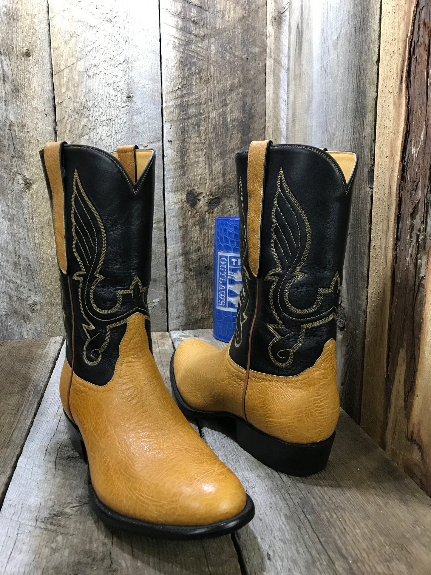 Ostrich Foot Butter Crème & Black Tres Outlaws Men's Classic Boot 3514 @