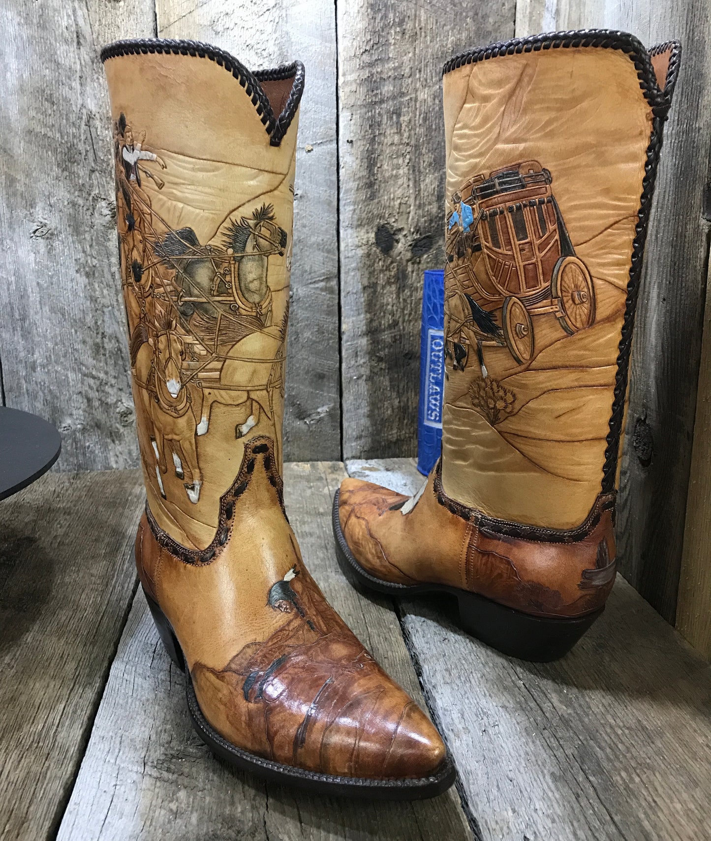 " Stagecoach Robbery" Hand Tooled Braided Tres Outlaws Men's Classic 3409