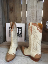 Bone Kangaroo M 3602