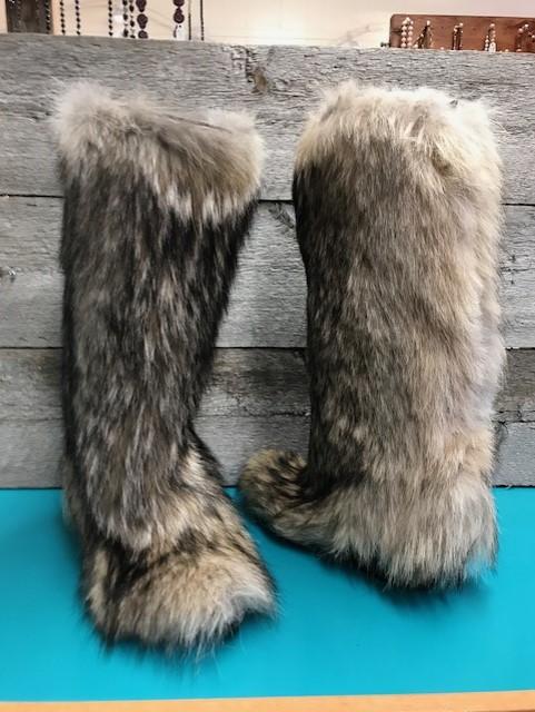 Wolf Tres Outlaws Women's Classic "Montana Collection" 1997
