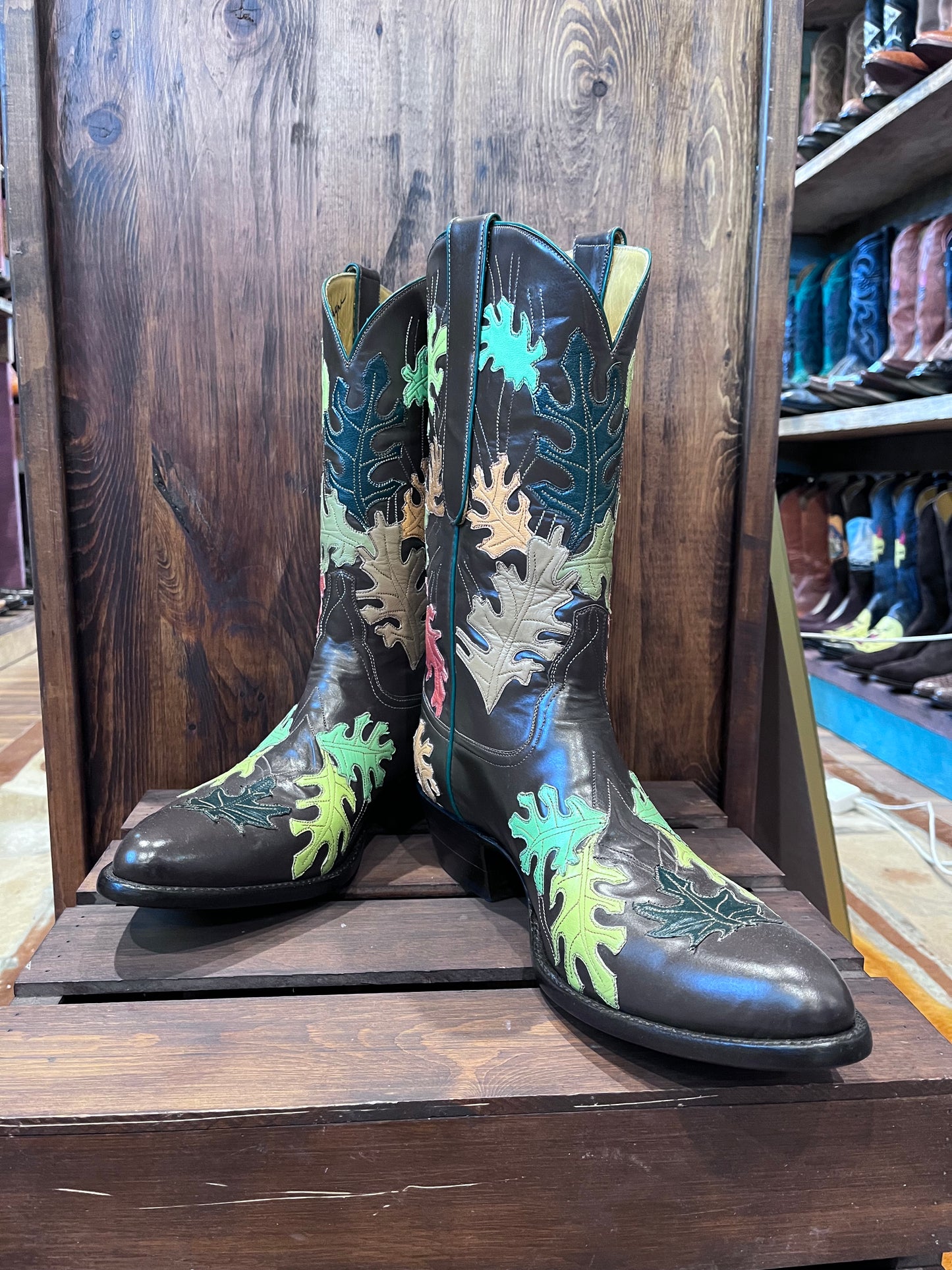 Brown Kangaroo Oak Leaves Men's Classic 4996