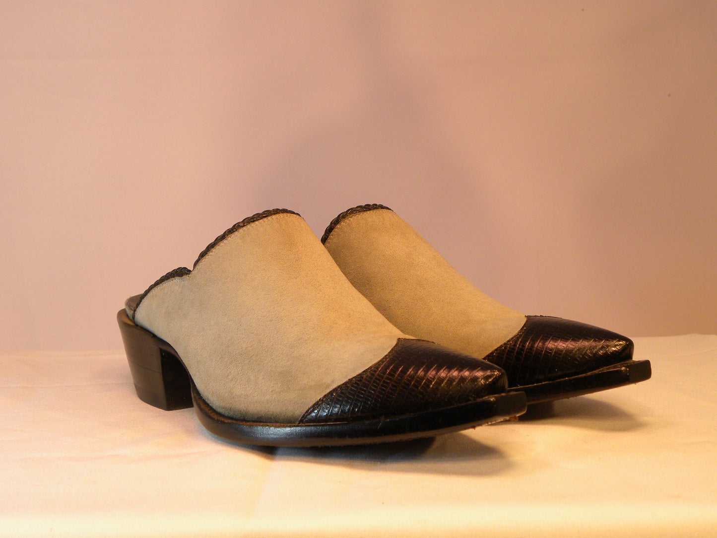 C09 Suede Wingtip