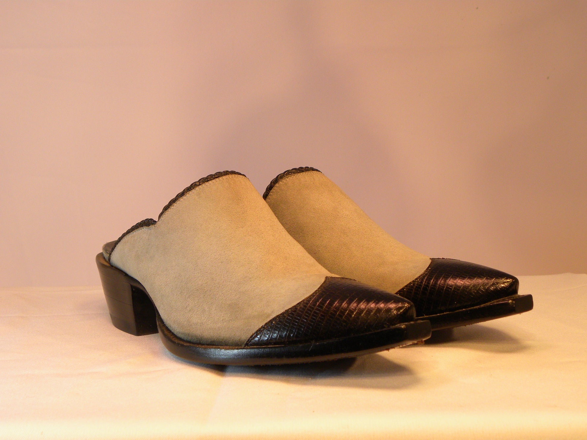 C09 Suede Wingtip