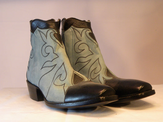D09