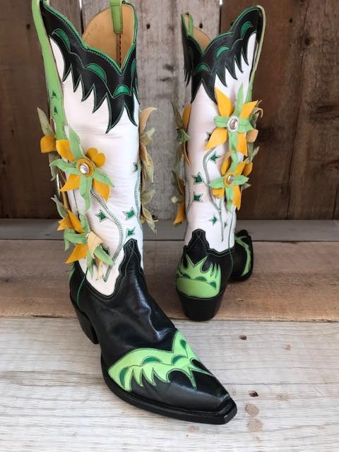 Black  Kangaroo Inlays  & Raised Flowers Tres Outlaws Women's Classic Boot 2373
