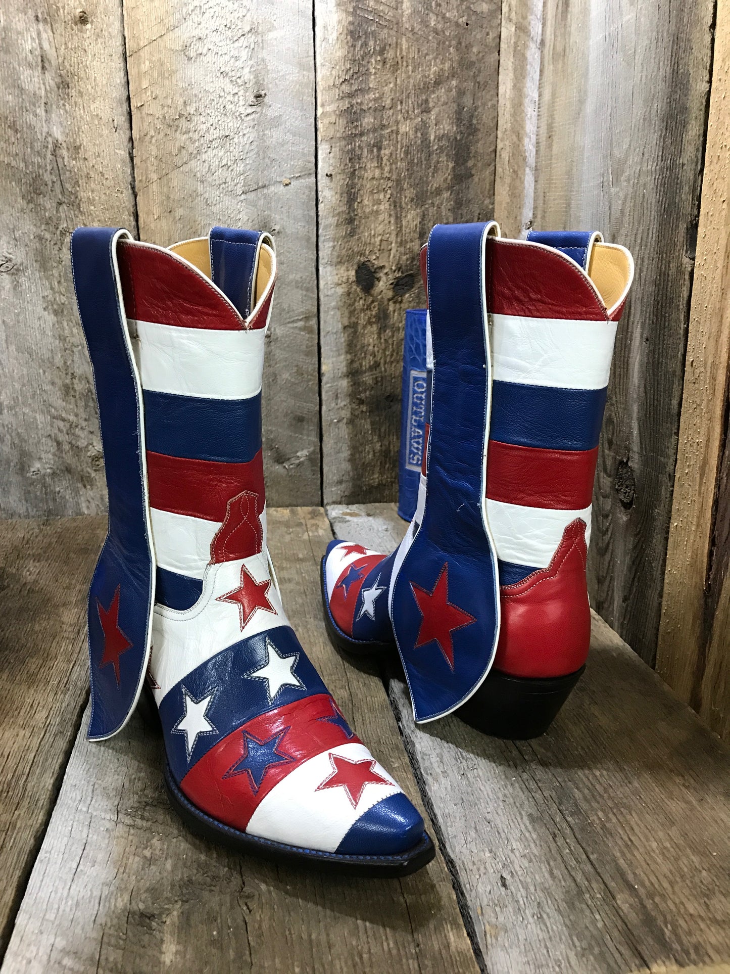 "Doggin' It, American Style" Women's Classic 1823