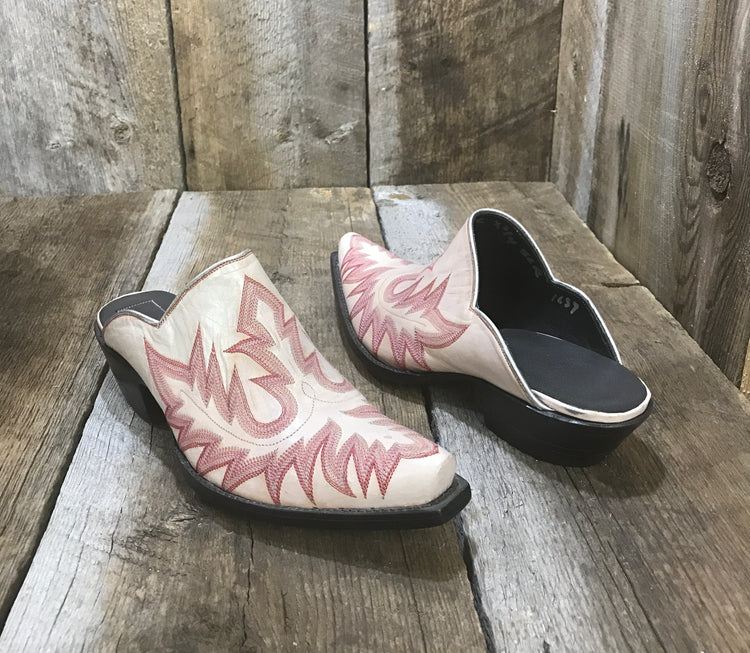 "A Stitch In Time"  White  Pink Stitch Tres Outlaws Mule  1537*