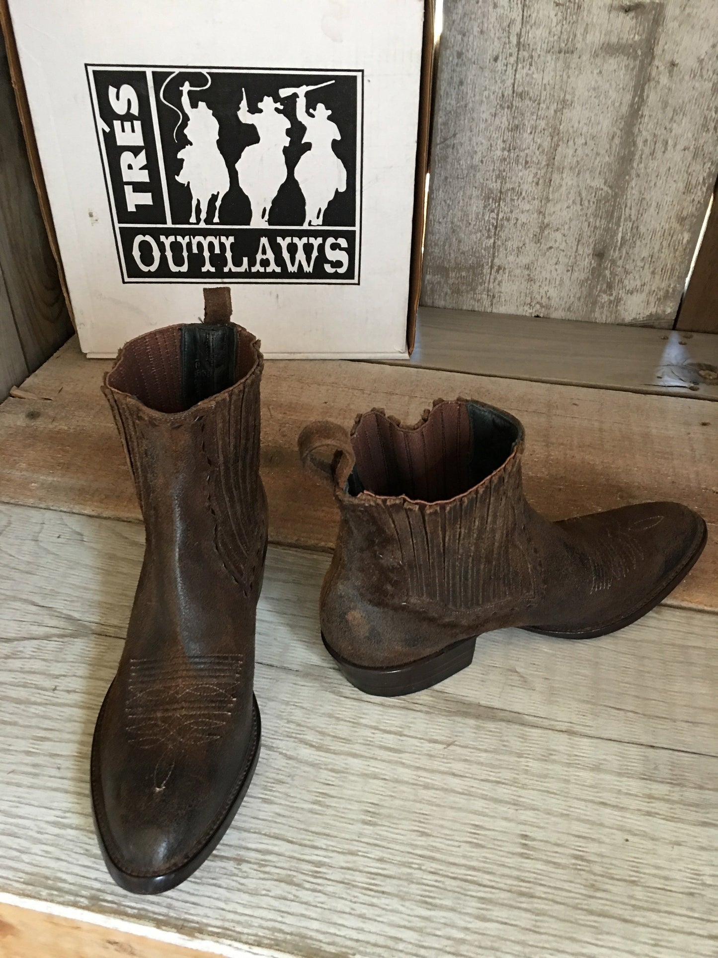 Brown Suede Distressed  M 3600