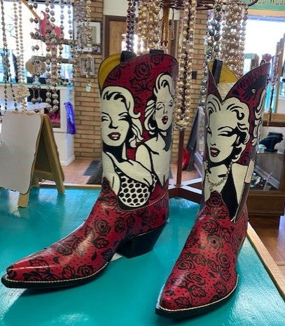 "Marilyn" Tres Outlaws Women's Classic  "Collector's Item"  2085